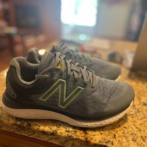 Size 9 men's - New Balance Fresh Foam 680v7 Light Cyclone